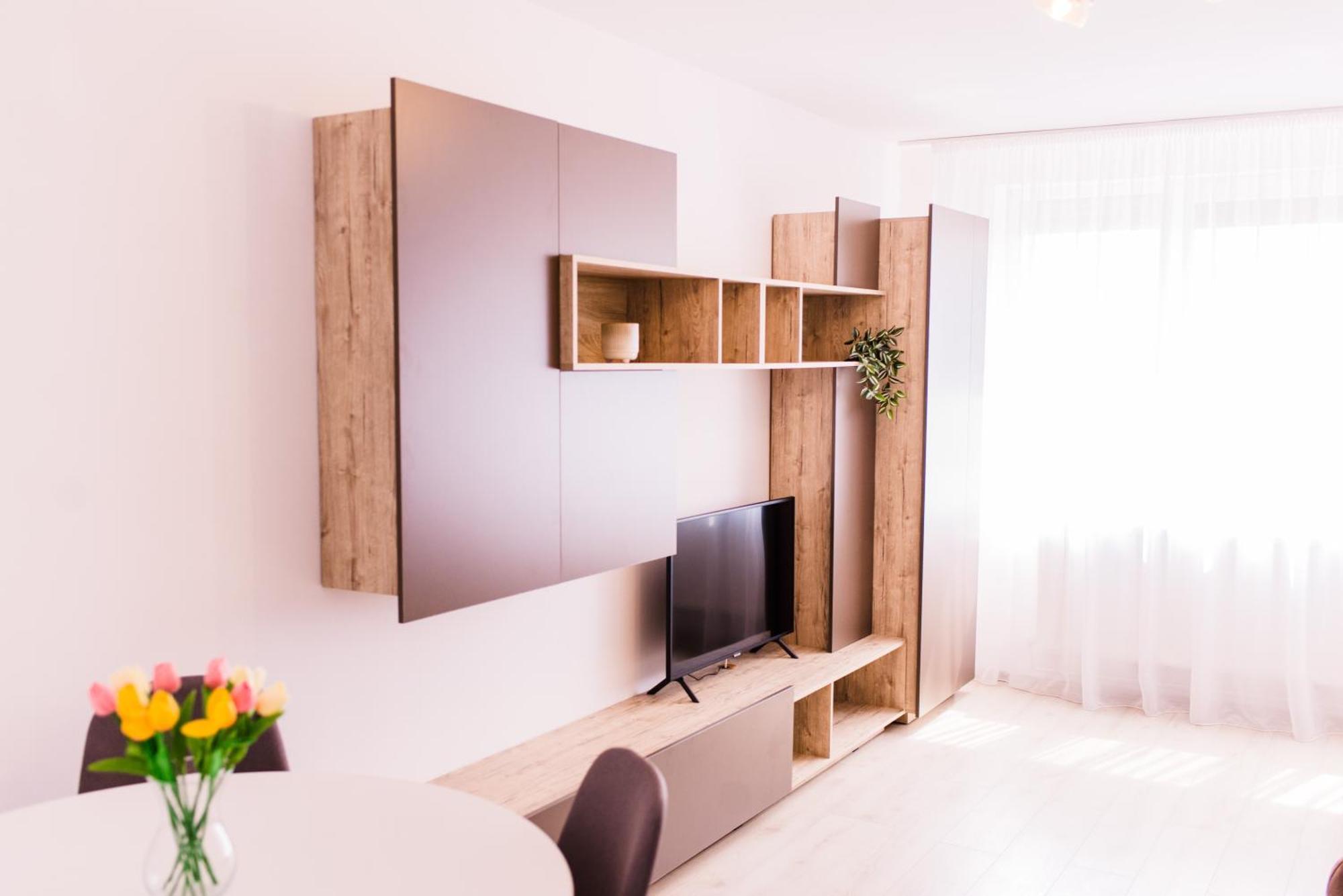 Riverside White Apartment Сату-Маре Экстерьер фото